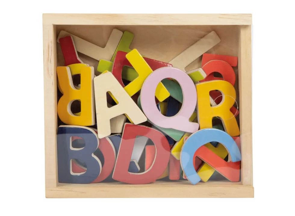 Bunte Magnetbuchstaben „Educate“