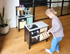 Kinderküche mit Kücheninsel Industrial