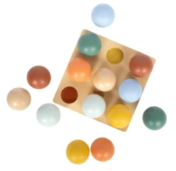 Montessori Sortierspiel mit Kugeln